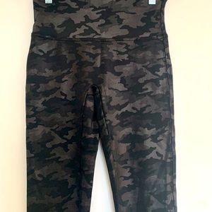 Spanx Camo Leggings Petite Length 